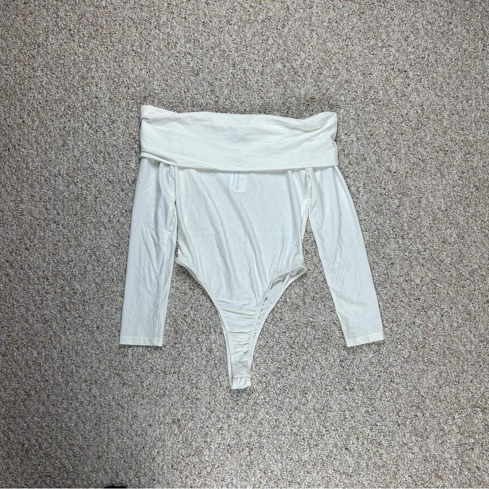 Windsor NWT Off the Shoulder Bodysuit Womens M Sheer Off White Long Sleeve New